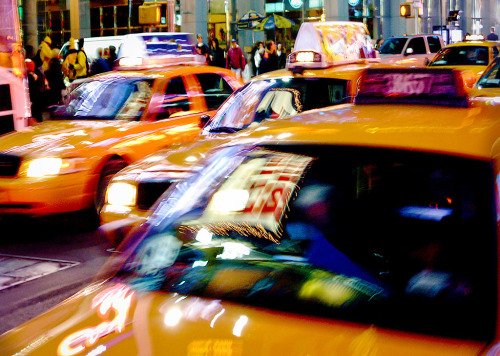 yellow-taxi-blurred-times-square-manhattan-NYC-New-York-City